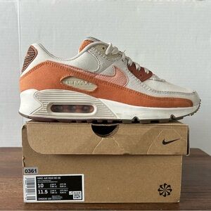 Nike Air Max 90 SE in Orange and Beige Size M10/W11.5